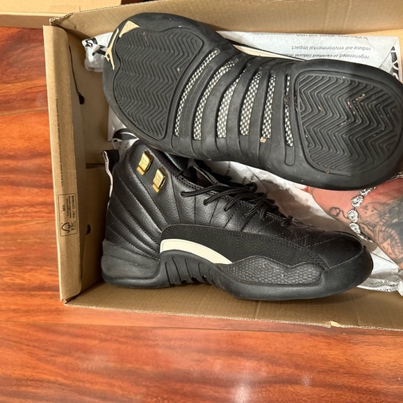 Jordan Black and Gold Sneakers - Picture 4 of 4